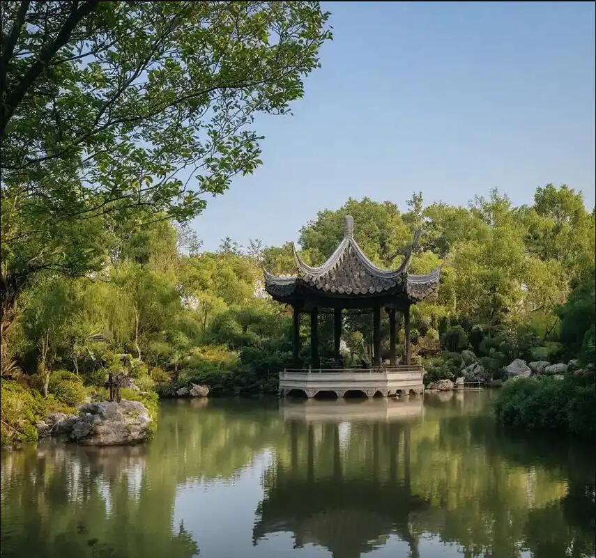 福建路口餐饮有限公司